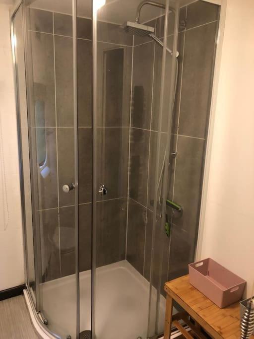 Chalet 5f Stanley Lodge, Caer Beris, - No Tradesman *