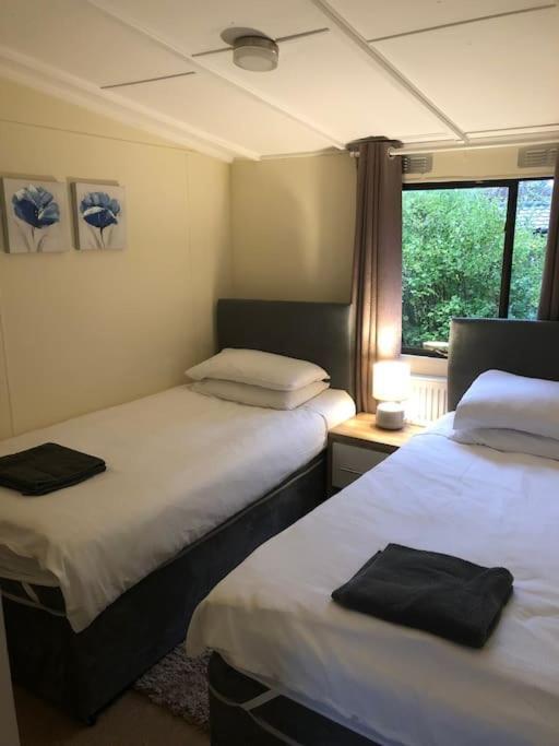 Chalet 5f Stanley Lodge, Caer Beris, - No Tradesman *