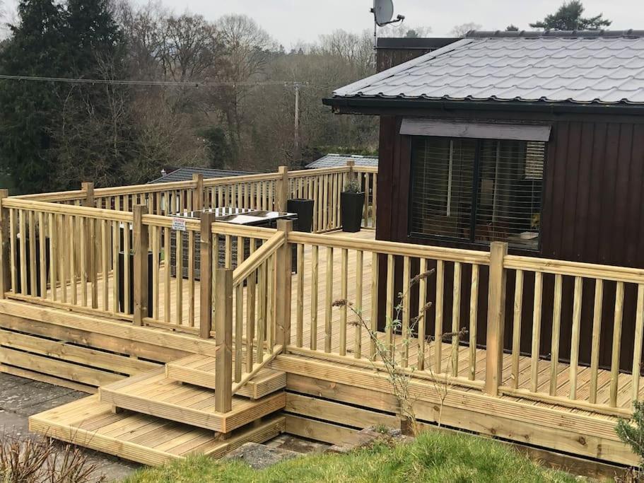 Chalet 5f Stanley Lodge, Caer Beris, - No Tradesman *